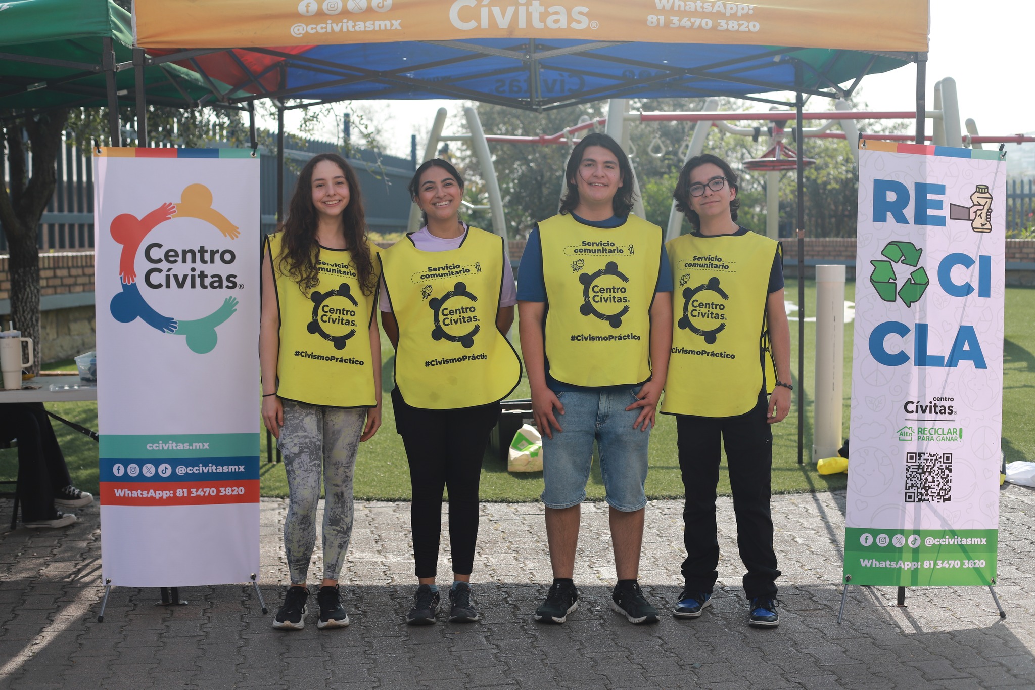 Jóvenes voluntarios de Centro Cívitas