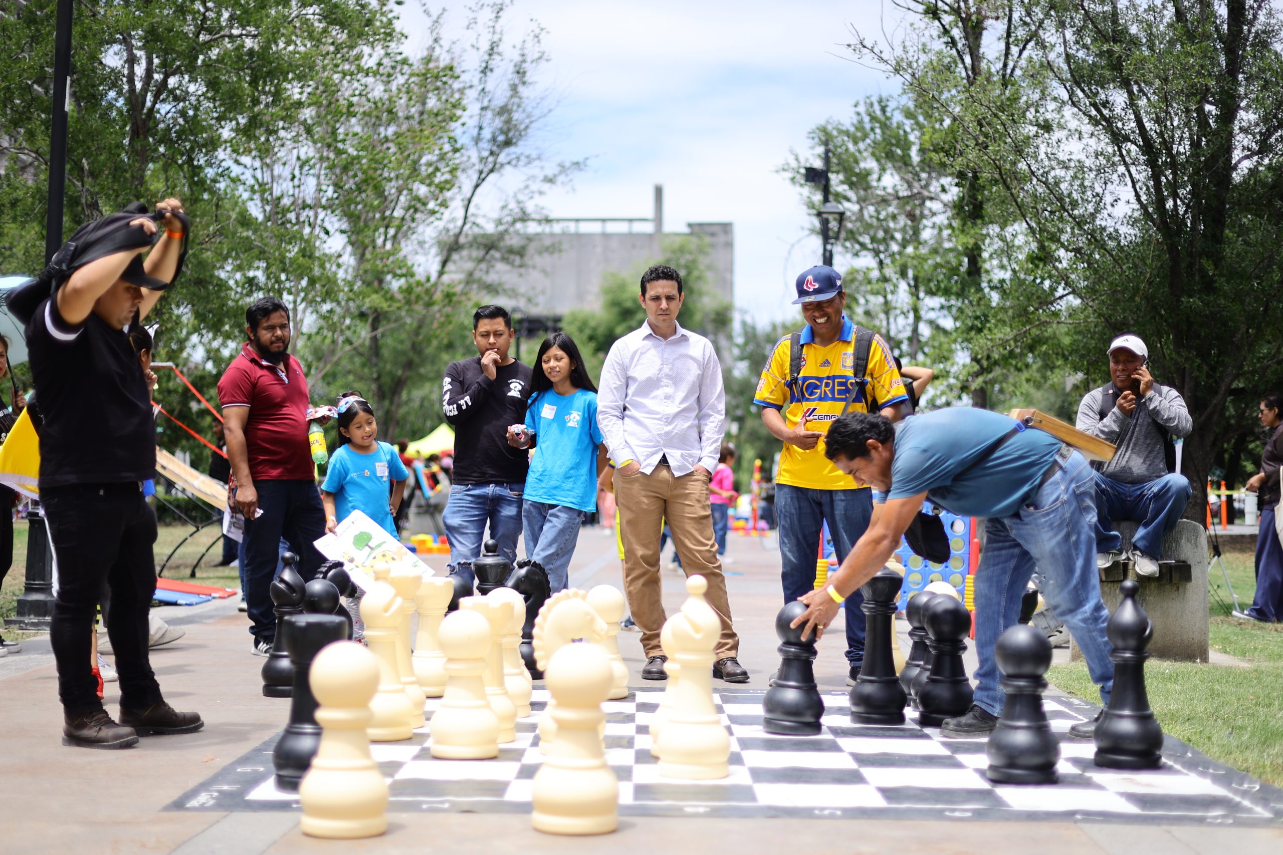 Actividades comunitarias en la Alameda Mariano Escobedo