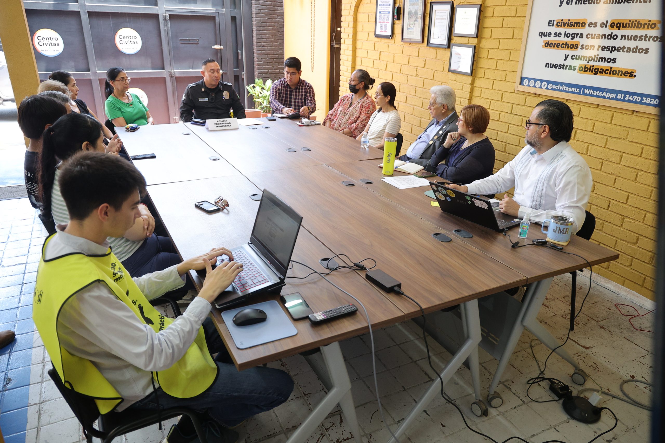Asesoría de participación ciudadana para vecinos en Monterrey