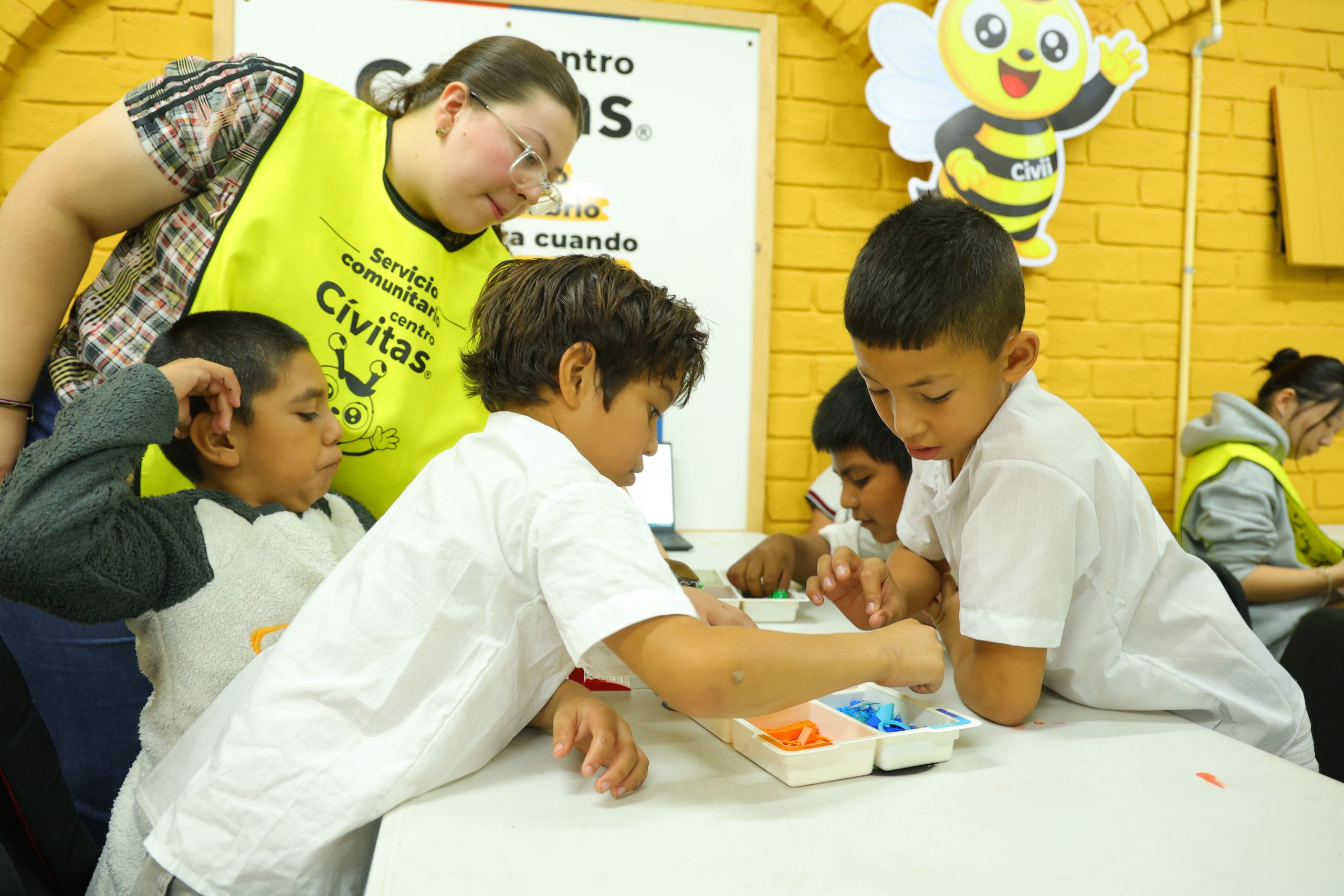 Taller de robótica en Centro Cívitas